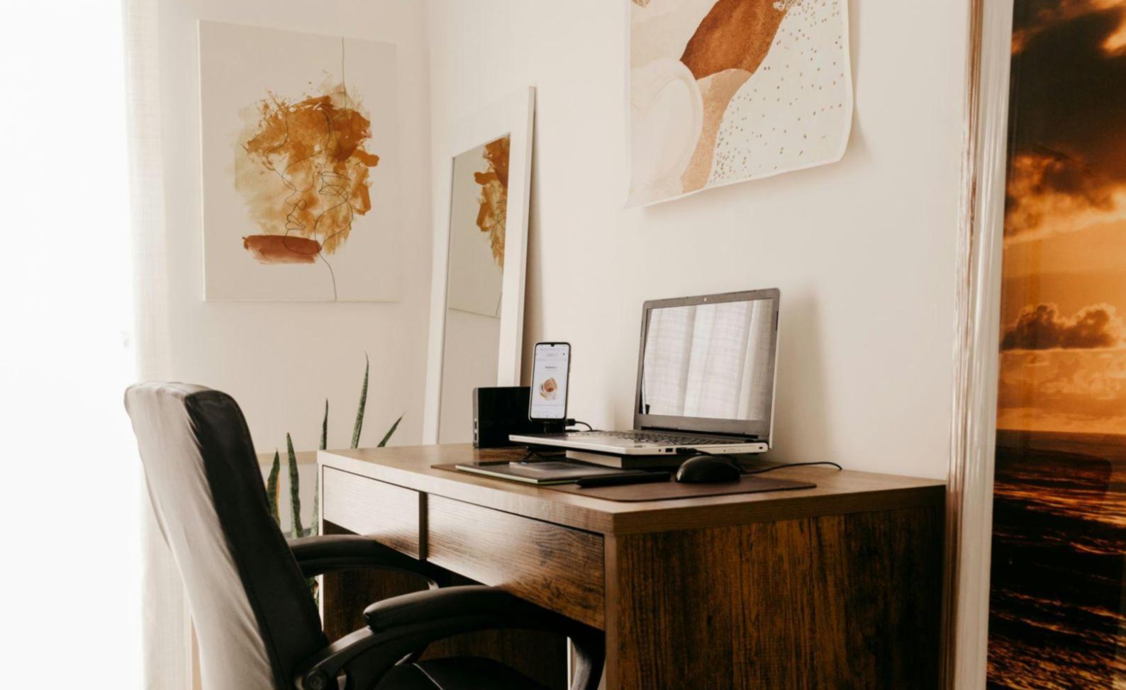 Espace de travail avec analyses financières et données d'investissement